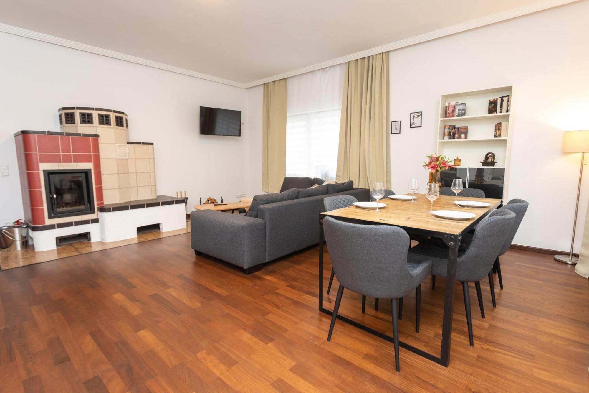 Stadthaus Mit 2 Schlafzimmern & Wohnzimmer Mit Kamin - Kostenloser Privat-Parkplatz Auf Dem Grundstueck Лейпциг Экстерьер фото